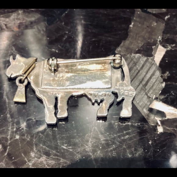 Vintage 925 Sterling Silver and Black Onyx Cow Pin - Picture 2 of 3